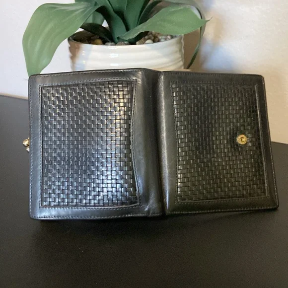 Vintage Coach Black Woven Leather Wallet - Picture 13 of 16